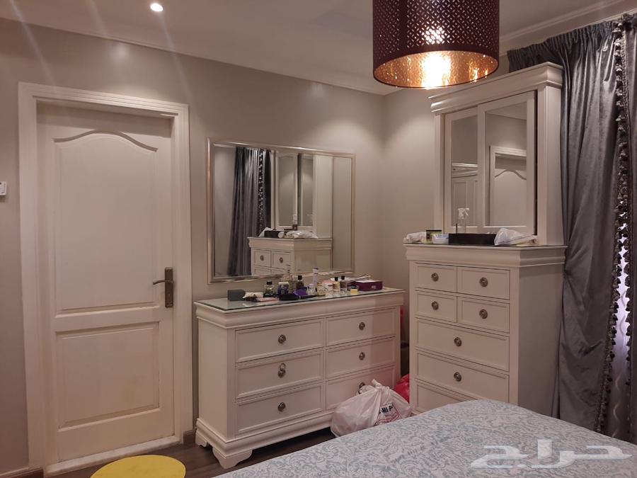 للبيع طقم غرفة نوم64368455662338110