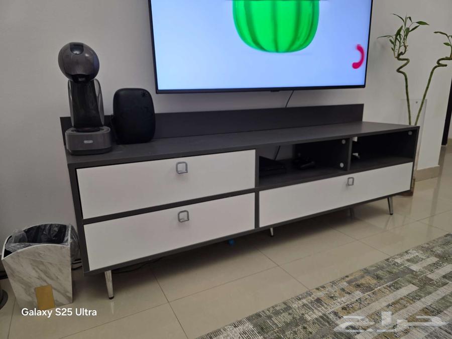 طاولة تلفزيون لون رمادي وابيض64368820592001110