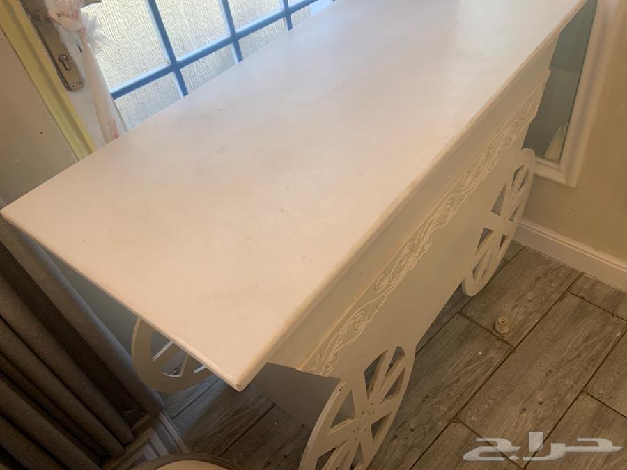 طاولة بوفية او تقديم على شكل عربة خشبة شبة جديدة للبيع64368937140226110