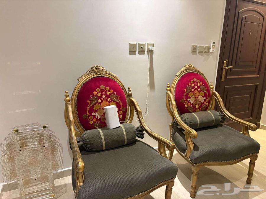 طقمين كنب مستعمله فاخره للبيع مع سرر أطفال64369952364418113