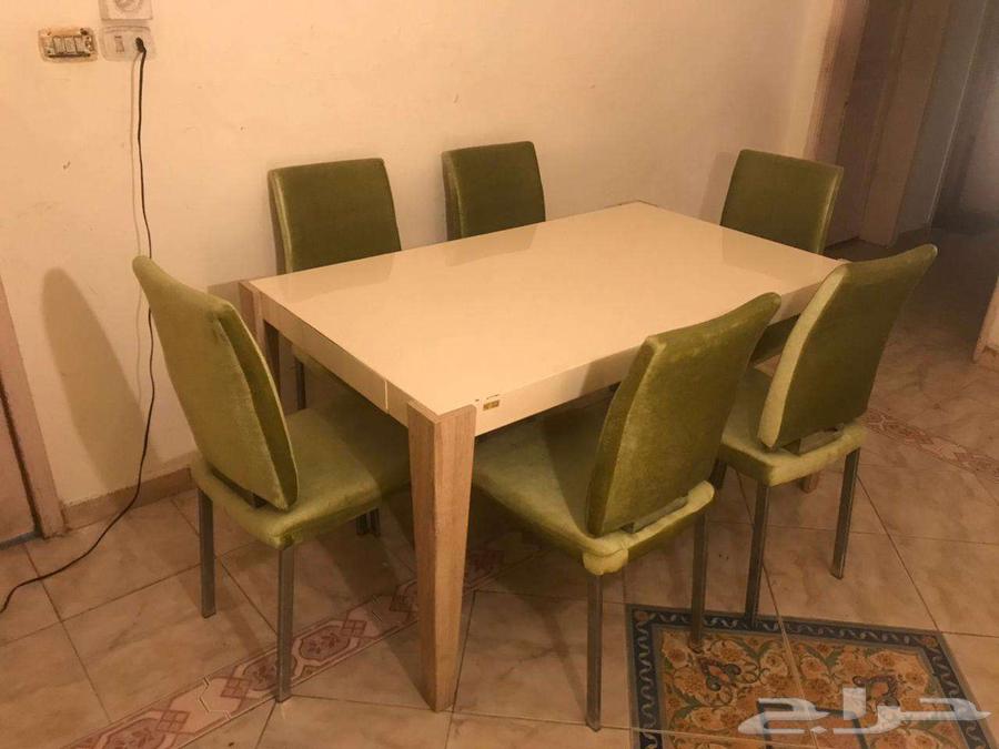 Clean dining table with 6 chairs64371205751299110