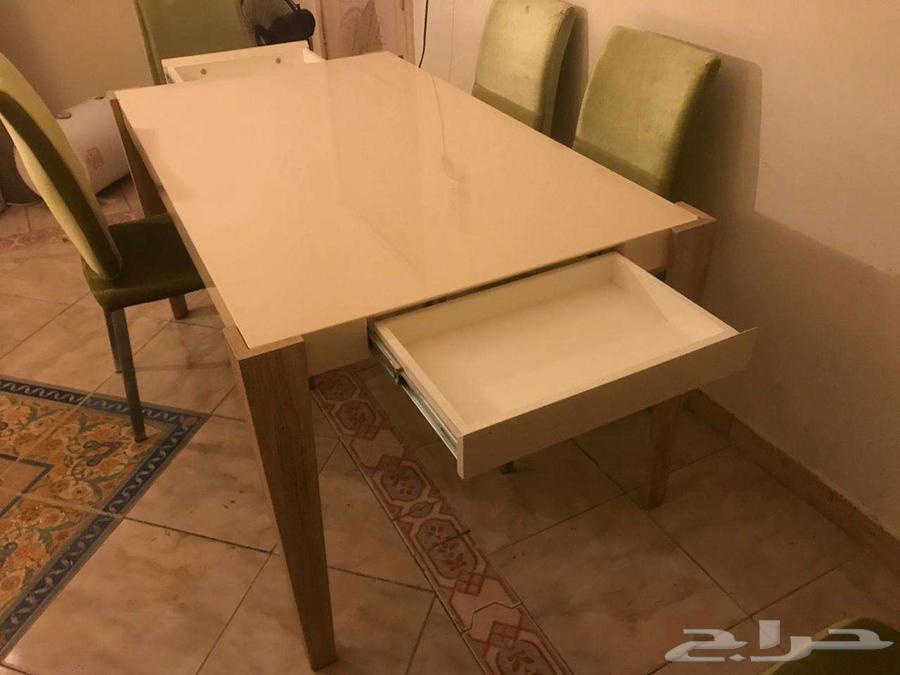 Clean dining table with 6 chairs64371205751299112