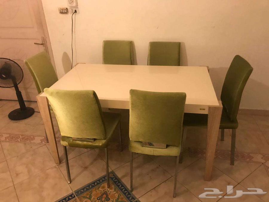 Clean dining table with 6 chairs64371205751299111