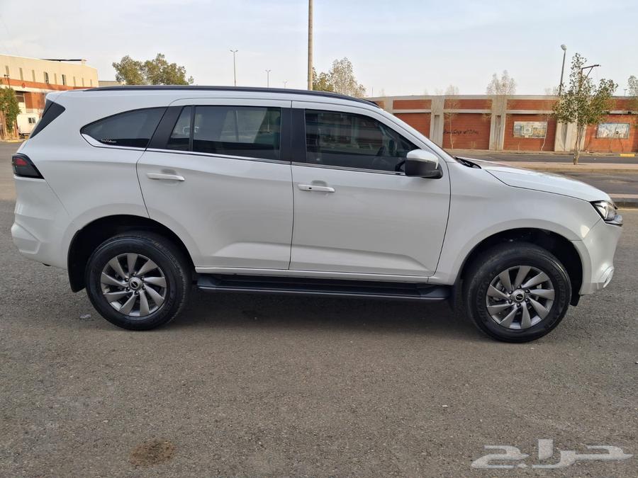 2024 Isuzu full option, agency condition64516268205313113