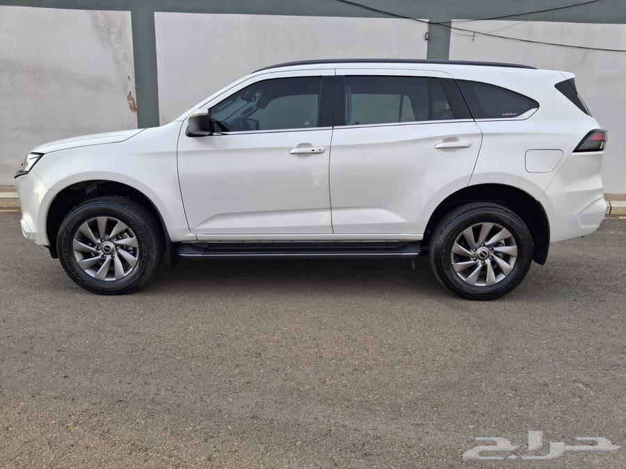 2024 Isuzu full option, agency condition64516268205313111