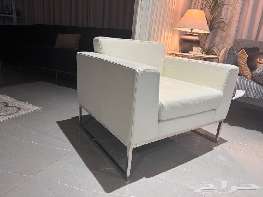 طقم كنب جلد شركة من شركة ارامكو64373019543171111