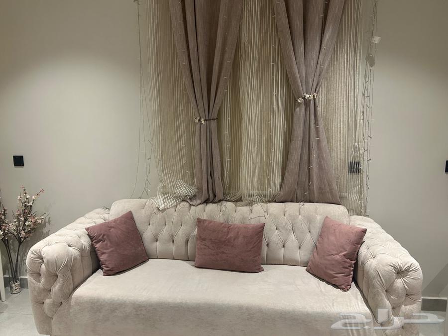 For sale, a very clean sofa set with curtains64374539651843112