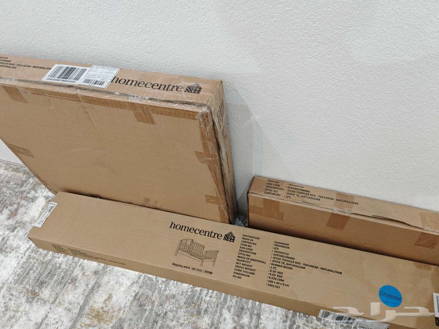 سرير اطفال مع مرتبه جديد بالكرتون64377255796609110