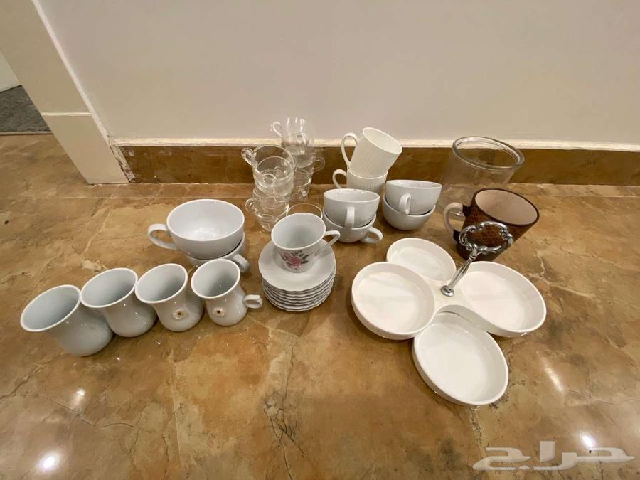 Kitchen tools, plates and containers64377754438017113