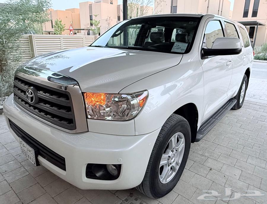 2016 Toyota Sequoia, 4WD, Refrigerator, Low Mileage, 131,000 KM, Second Owner64511057492353111