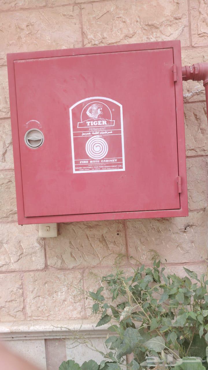 مضخة إطفاء حريق مع سته صناديق بحالة ممتازه64382432633346111