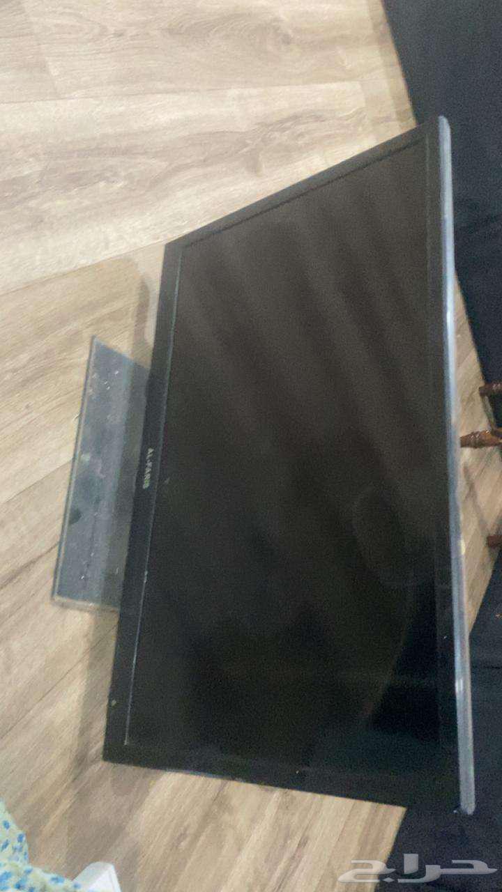 تلفزيون تقريبا 32بوصه ومكينه خيياطه64385133608705111