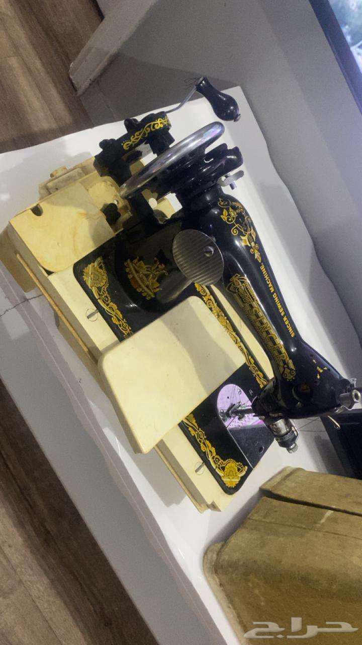 تلفزيون تقريبا 32بوصه ومكينه خيياطه64385133608705112