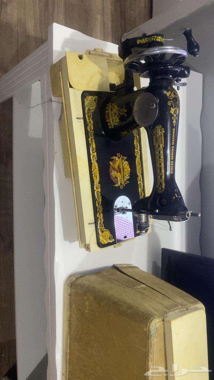 تلفزيون تقريبا 32بوصه ومكينه خيياطه64385133608705110