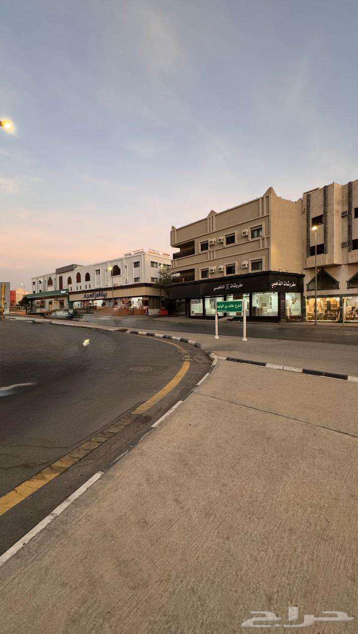 عمارة تجارية للبيع على واجهتين بموقع حيوي بالطائف63614083564417111