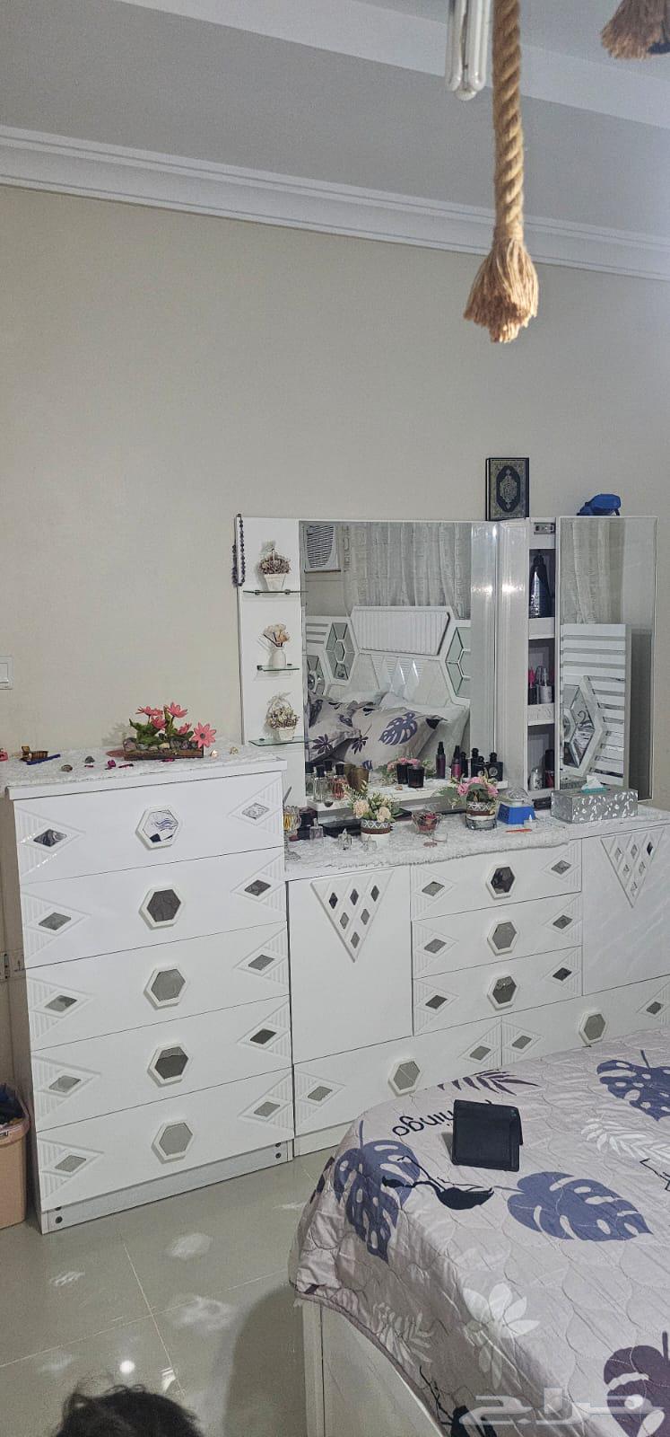 غرفه نوم مستعمله شبه جديده للبيع64391119763969111