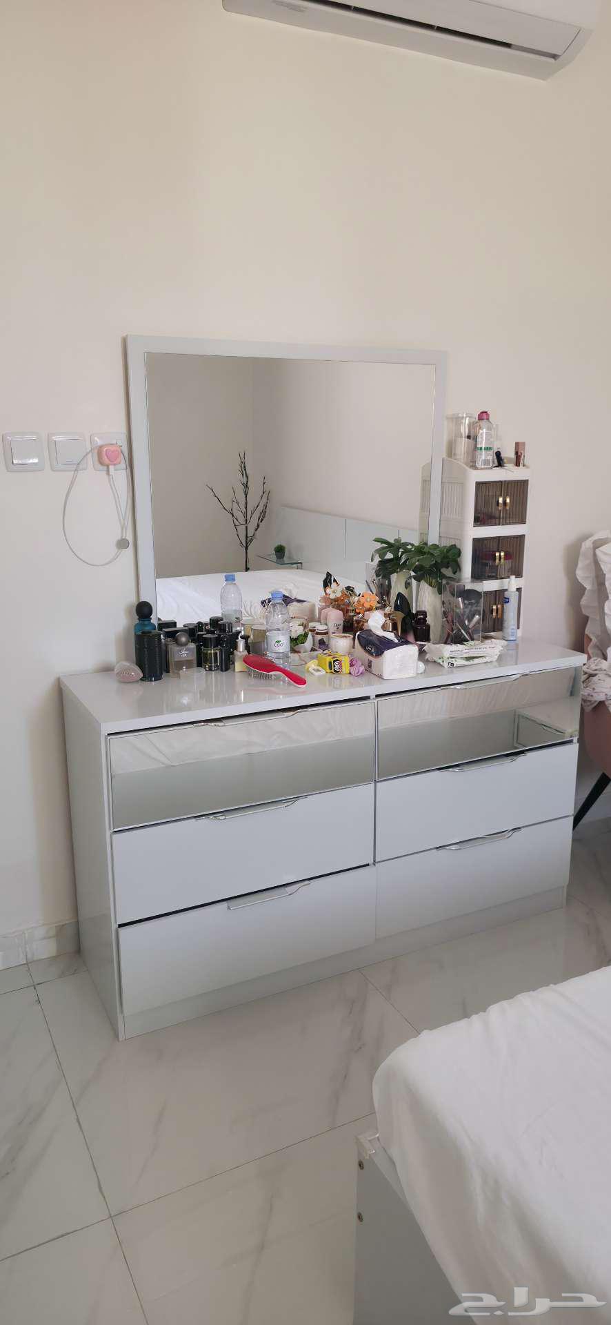 غرفة نوم مستخدمه هوم بوكس للبيع64384161615361110