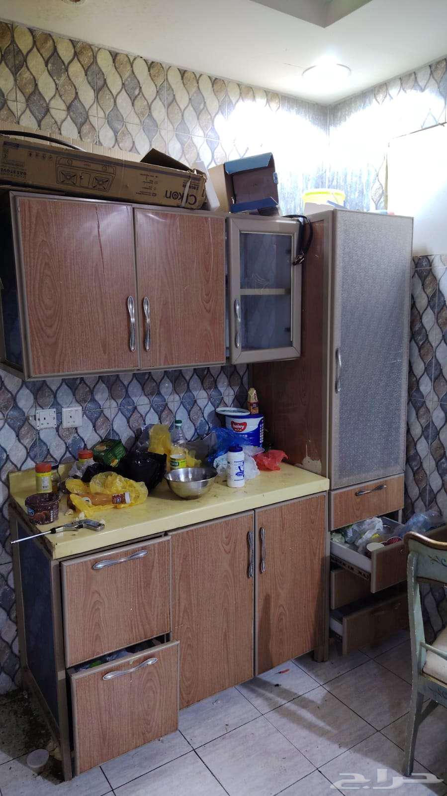 مجموعة اثاث متنوع للبيع بالشفاء حي بدر64383303065985113