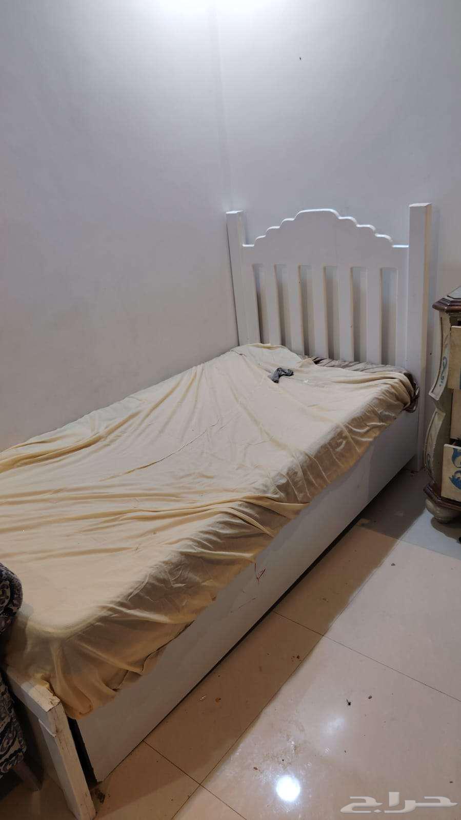 مجموعة اثاث متنوع للبيع بالشفاء حي بدر64383303065985111