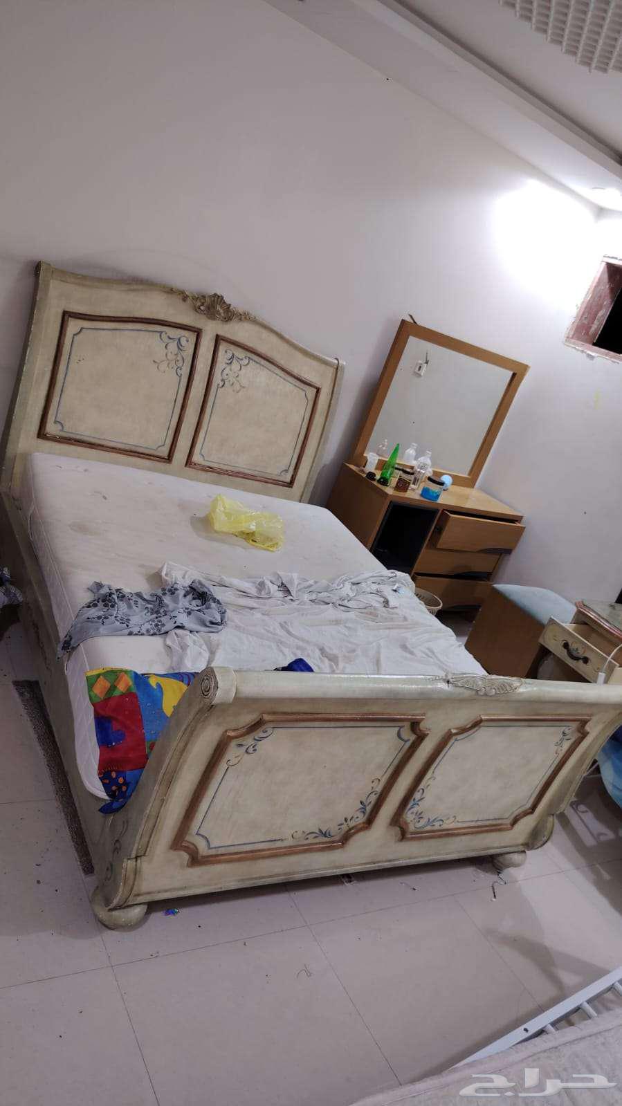 مجموعة اثاث متنوع للبيع بالشفاء حي بدر64383303065985110