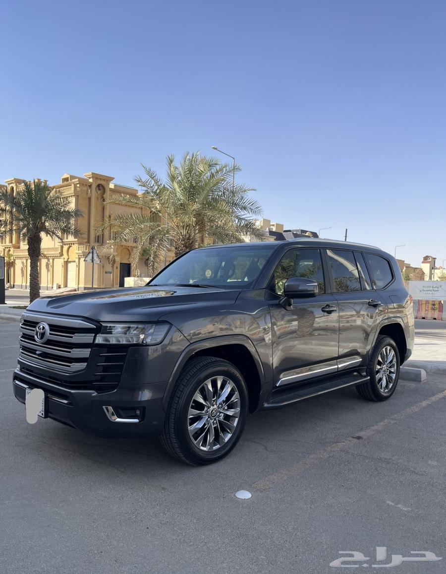 لاندكروزر شبه جديد 2024 اخر دفعه .64532240795011110