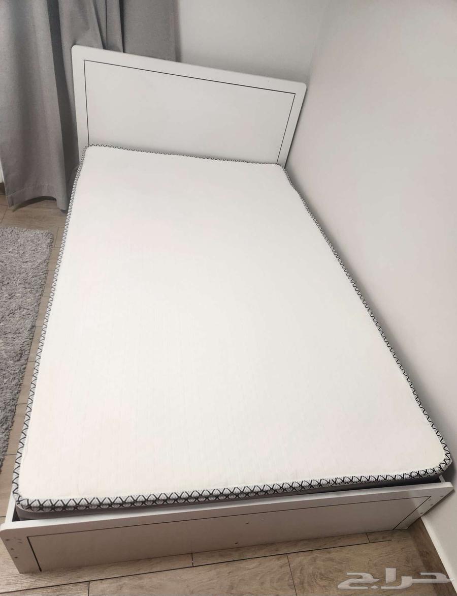 سرير هوم بوكس مع مرتبة شبه جديدة64381342838915110