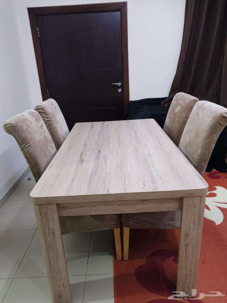 غرفة طعام مع 4 كراسي - بحال الجديد64388121068291110