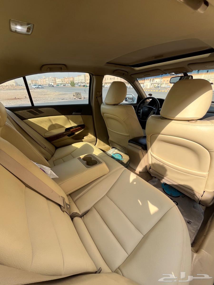 للبيع هوندا اكورد 200864528337380611113