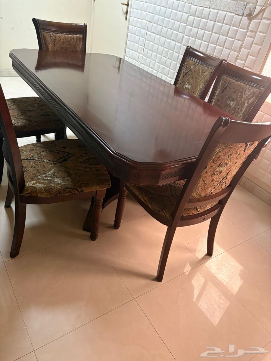 Dining table with 6 chairs64385341741313110
