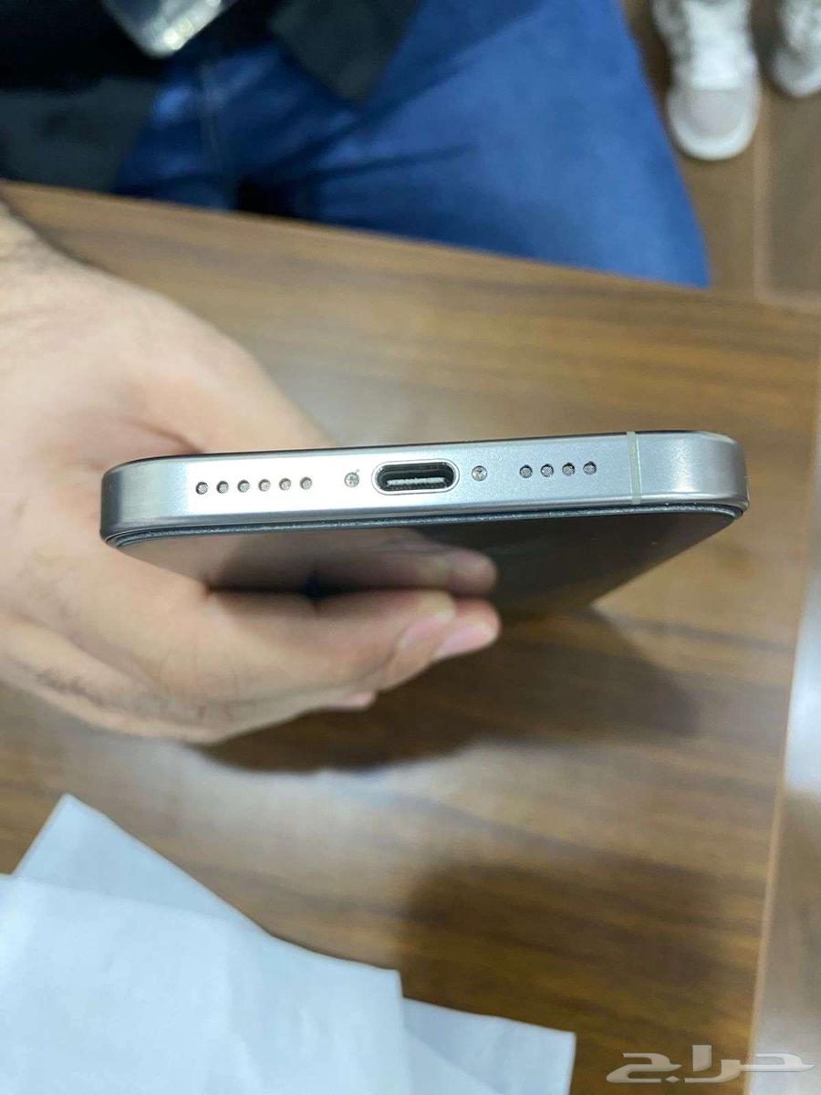 للبيع ايفون 16 برو ماكس (الرياض محطه مترو خريص)64386821889537114