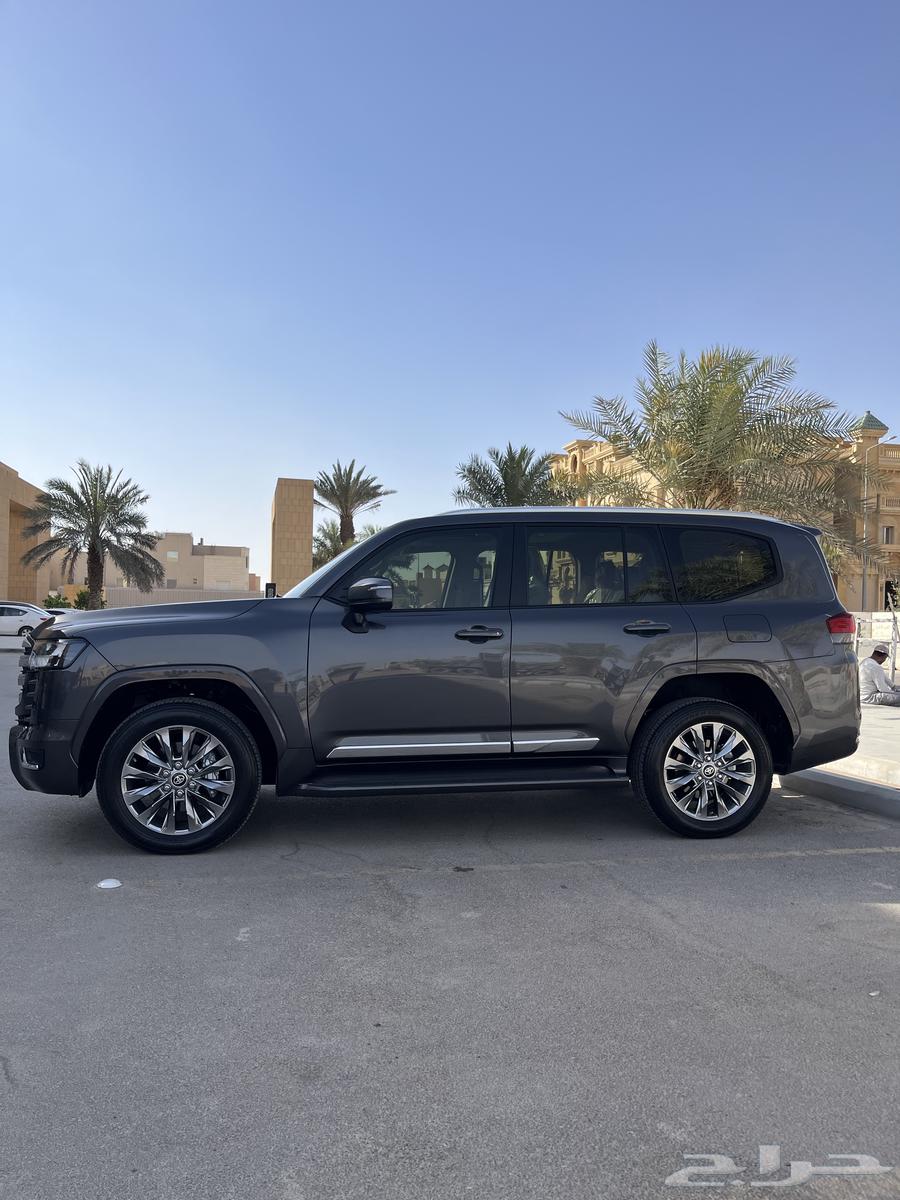 لاندكروزر شبه جديد 2024 اخر دفعه .64532240795011113