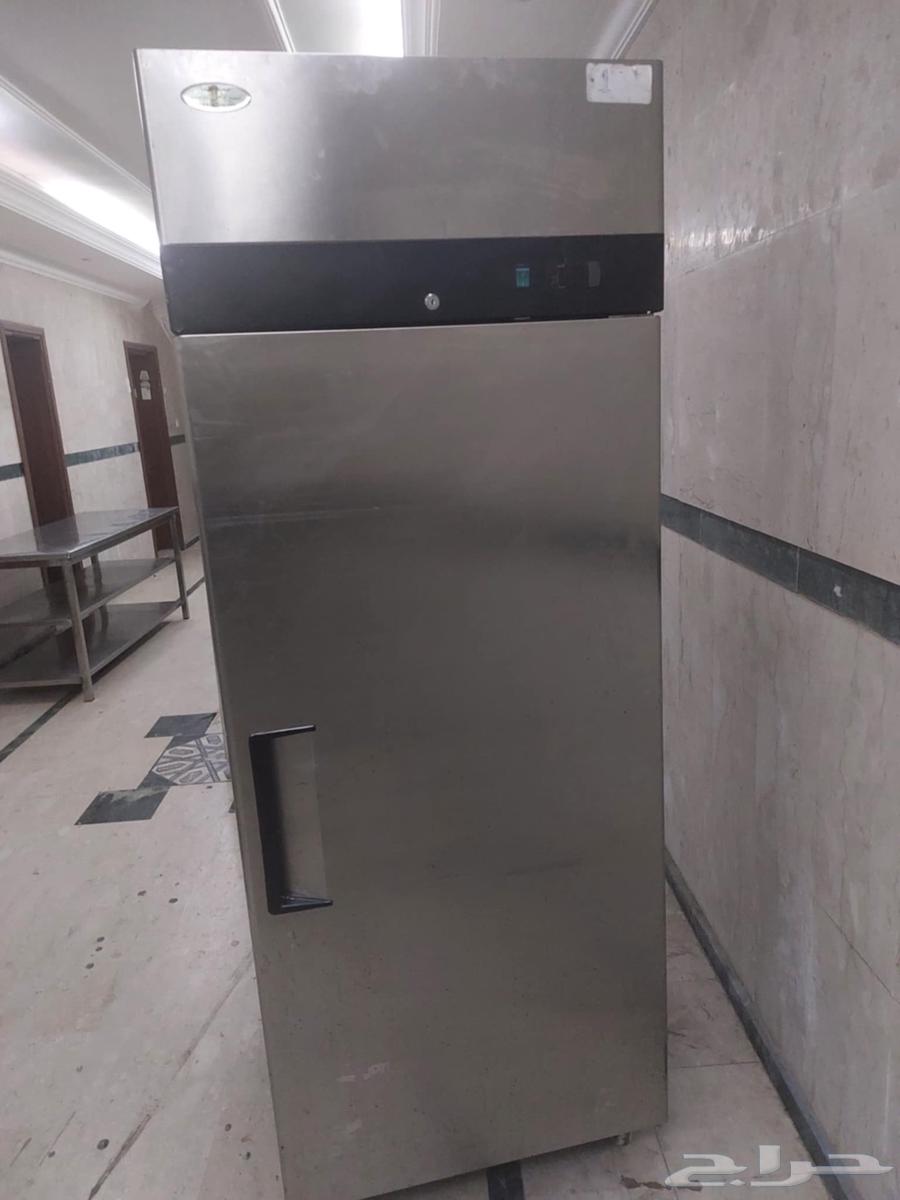فرن وثلاجه وطاوله64387815617410110