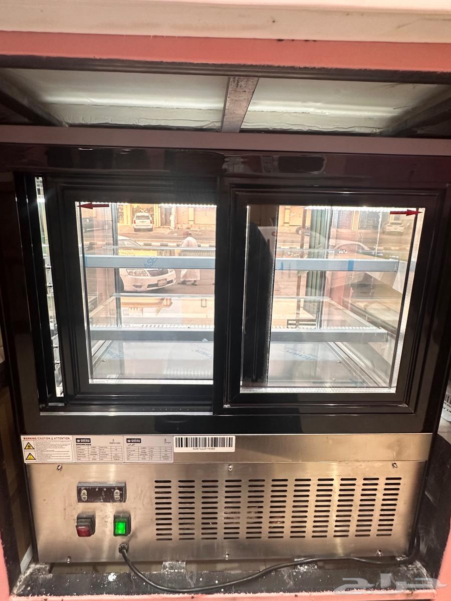 Display refrigerator64387912465537110