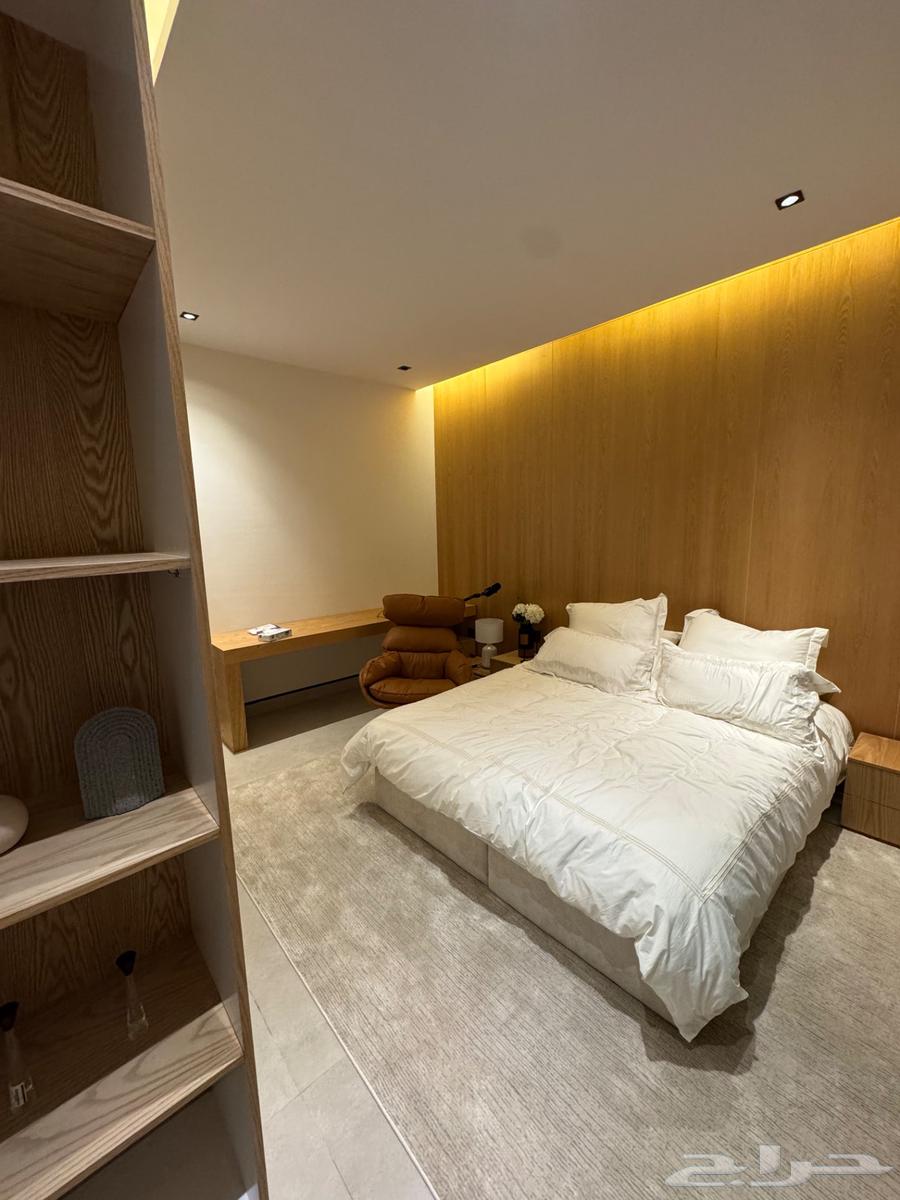 للبيع سرير ودولاب وكرسي مكتب و3 كمدينات64390068450690113