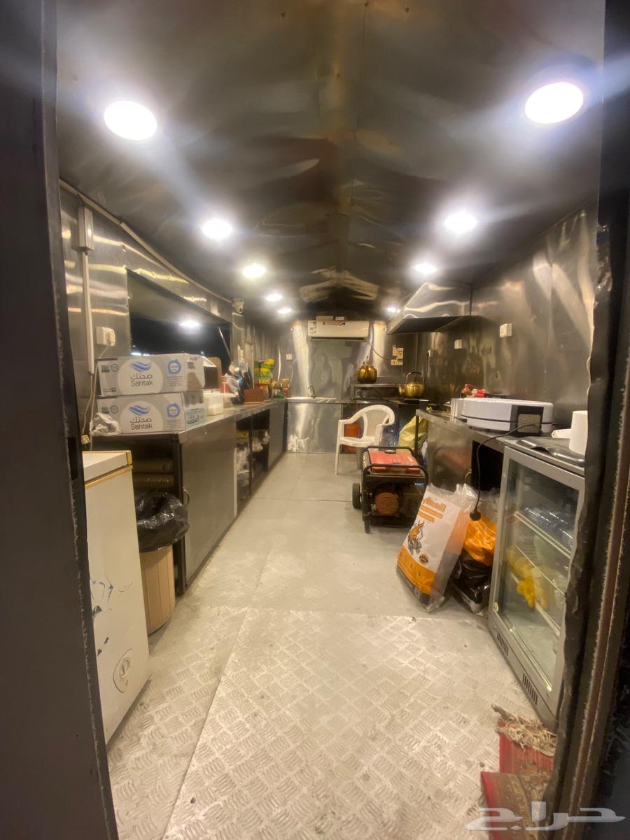 فود ترك للبيع مجهز موقع مميز وشغال64537128064899113