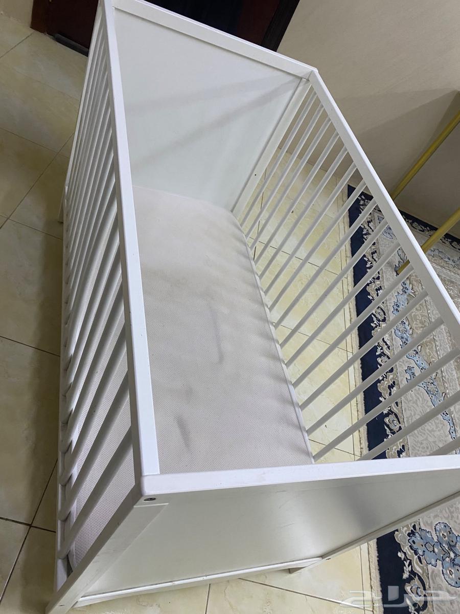 سرير أطفال ايكيا نظيف جدا64379805162882112