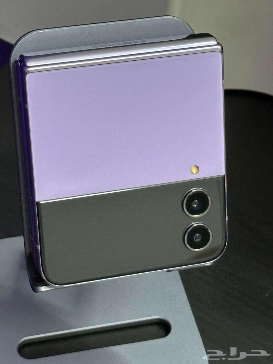 جوال سامسونج جالكسي زي فليب 4 شبه جديد ب 180064380139939586110