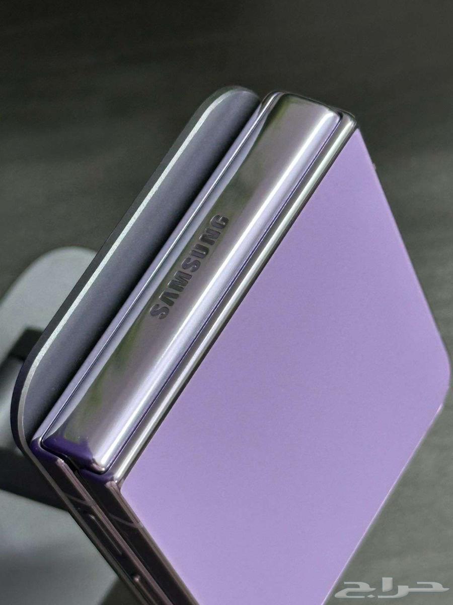 جوال سامسونج جالكسي زي فليب 4 شبه جديد ب 180064380139939586113