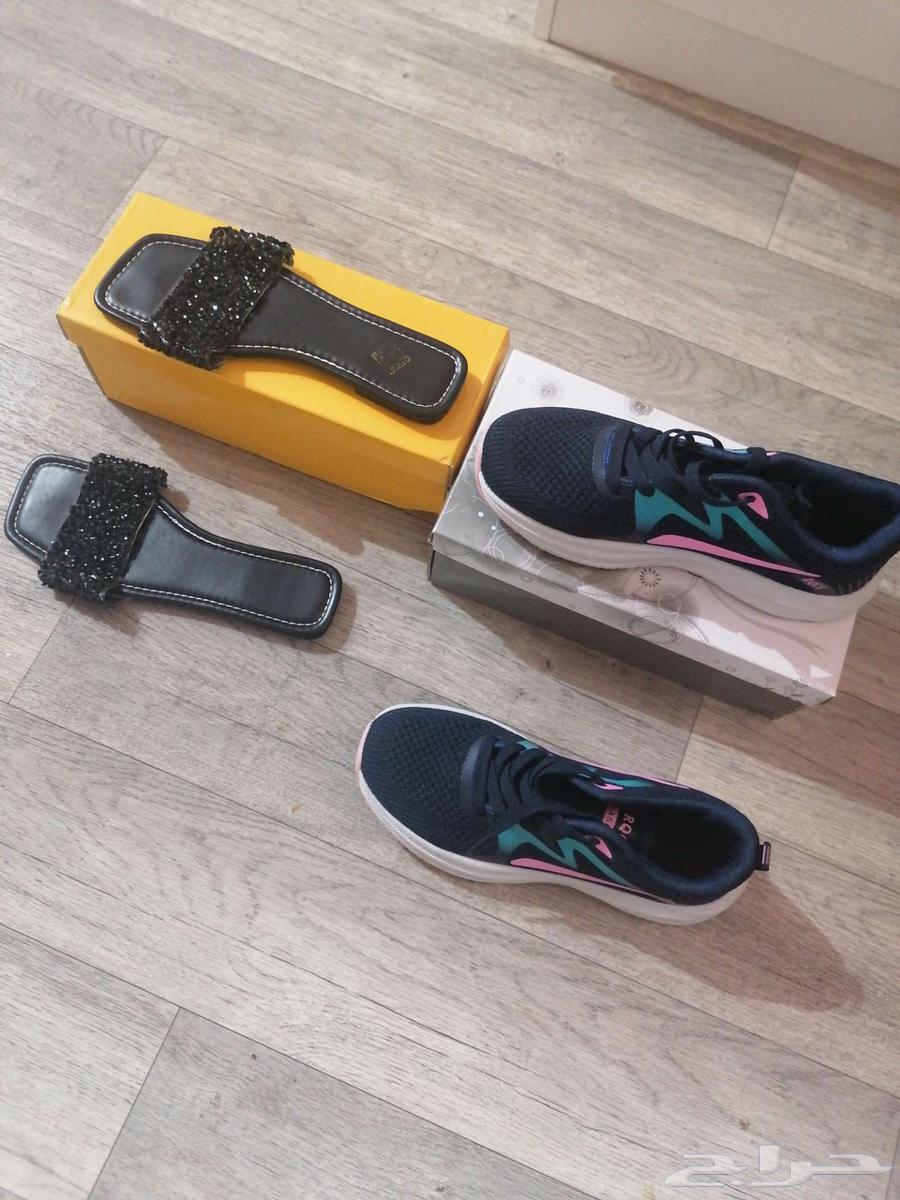 عرض جزمة رياضية نسائيه وصندل نسائي (مجاني)64380324542339110