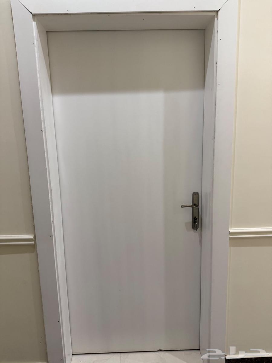 أبواب مع ملحقاتها64381178043906113