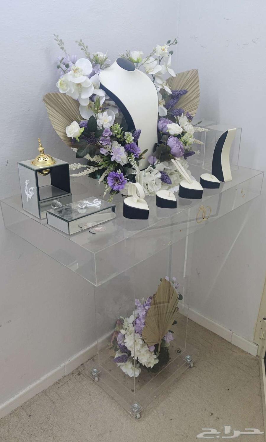 ستاند مجوهرات اي مناسبه64387355074561110