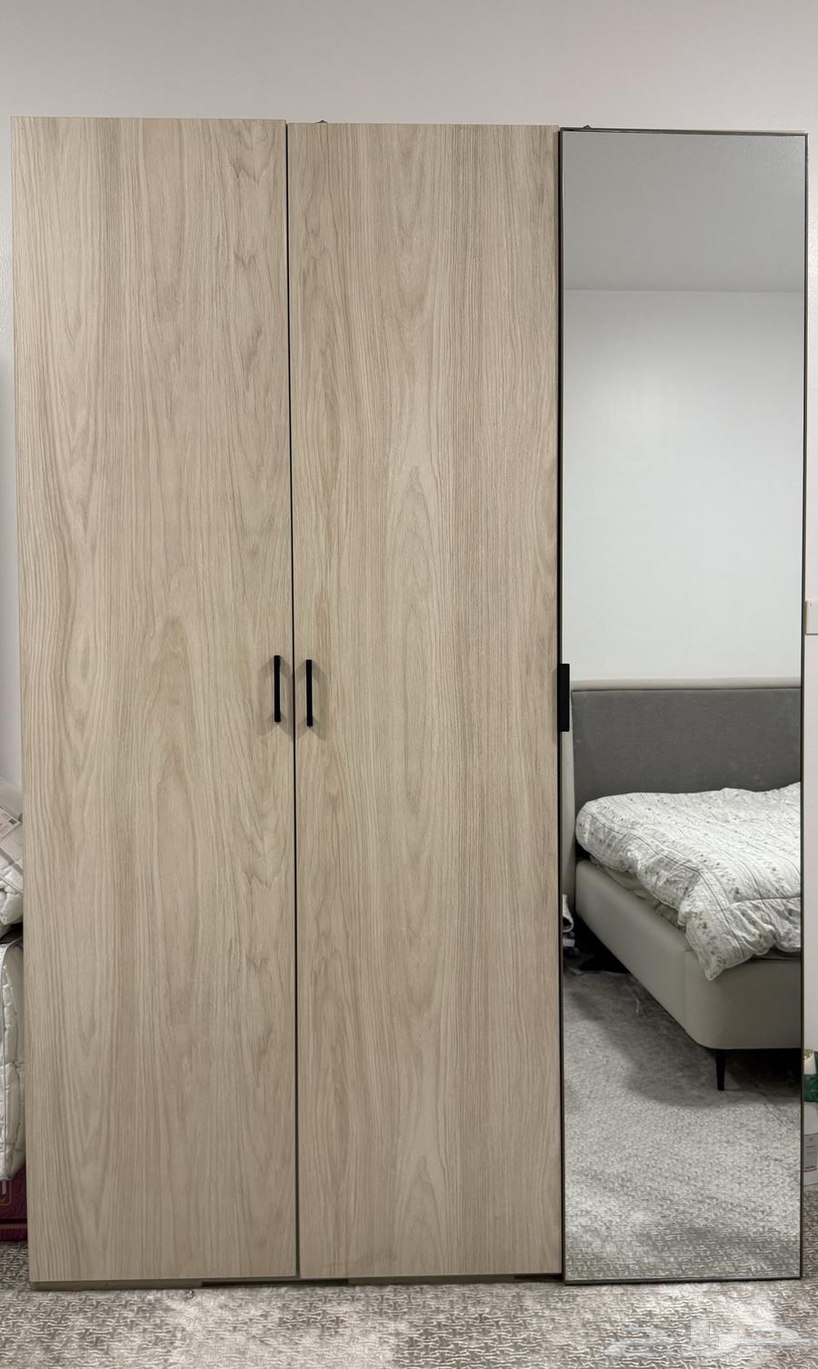 دولاب ملابس نظيف جدددا64380492355586111