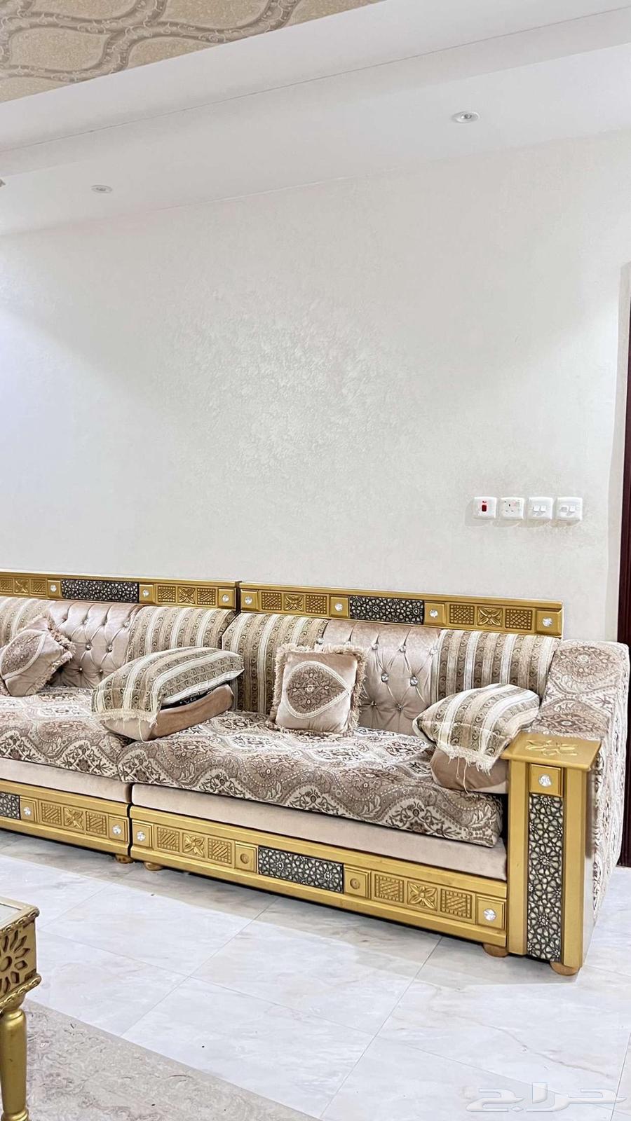 كنب للبيع استخدام نظيف64381548357762110