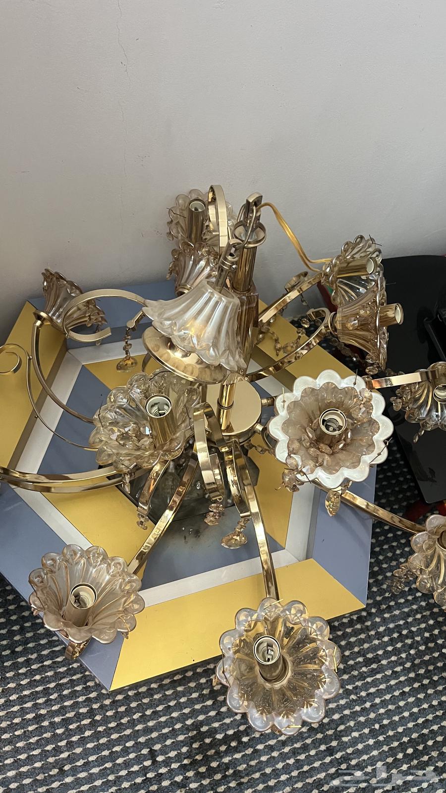 غرفه نوم ومساند وادوات كهرباء للبيع64383192188674112