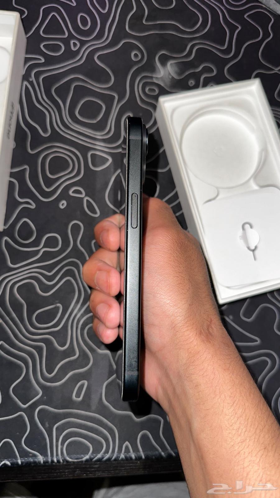 ايفون 1564384745191043114