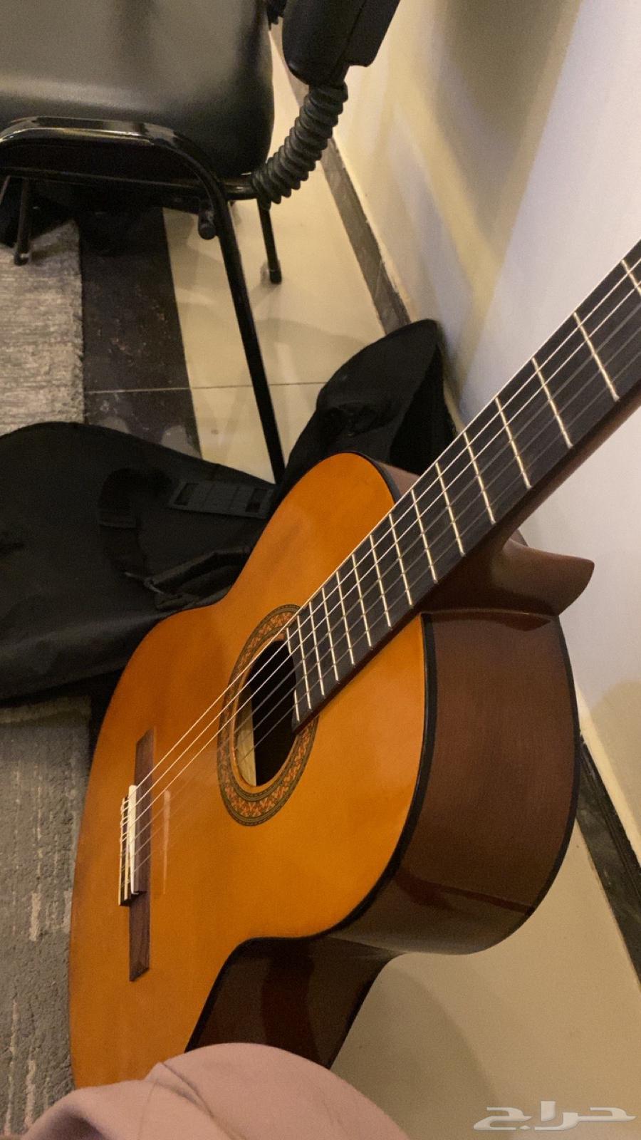 للبيع قيتار كلاسيك نظيف جد ا   شبه جديد64385188420097110