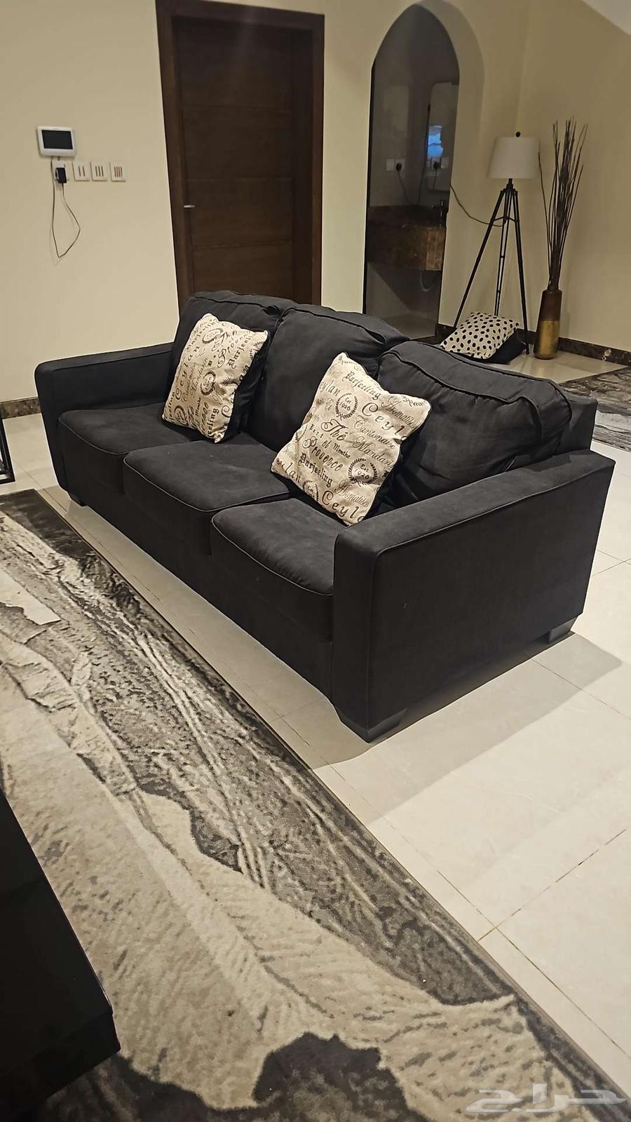 مجلس مكون من 3 كنب كبار مع 3 ترابيزة64386487395202110