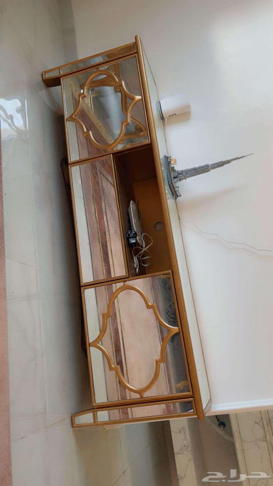 للبيع طاوله و طقم كنب مجالس خشب زان مصري64391341294849111