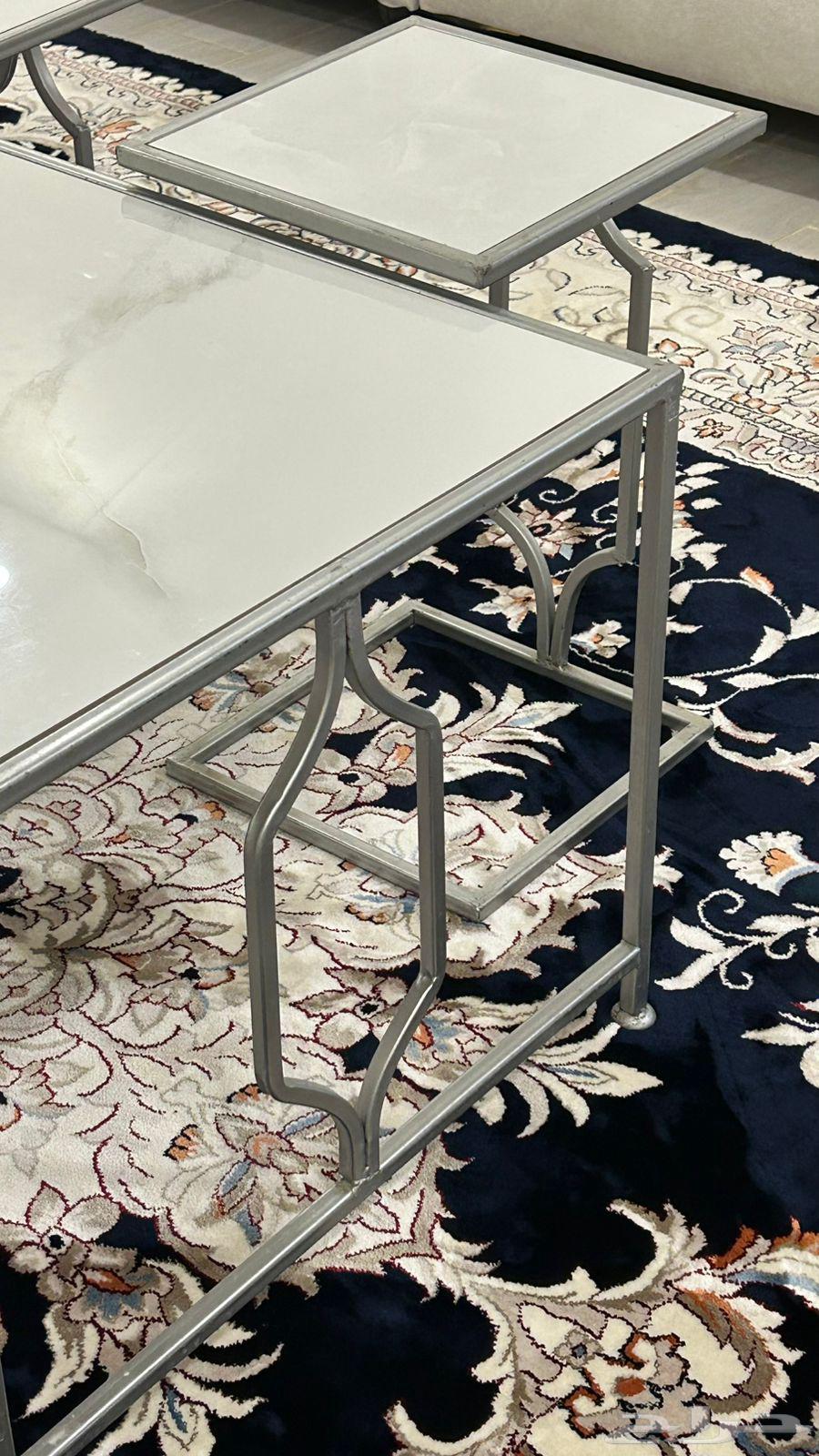 طاولة قهوه فضيه رخاميه مع 4 طاولات خدمه64392086878594112