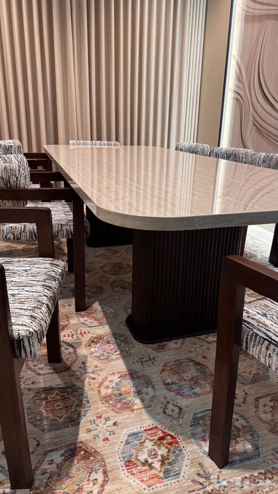 طاولة طعام للبيع64392142086145111